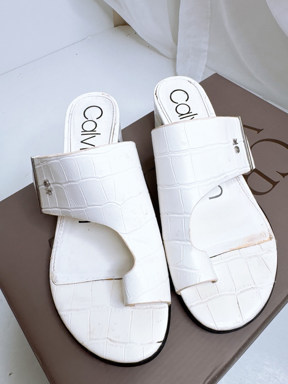 Calvin Klein White Croc-Embossed Asymmetrical Slide Sandals size 7